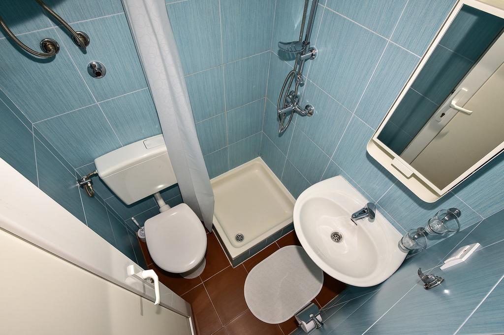 Apartment Borna Makarska Buitenkant foto