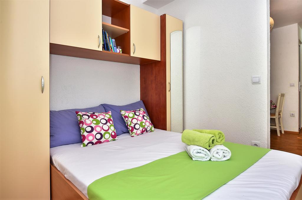 Apartment Borna Makarska Buitenkant foto