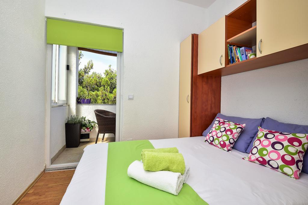 Apartment Borna Makarska Buitenkant foto